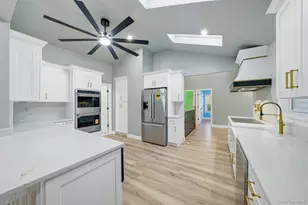 21 Newfoundland Ave, Huntington, NY 11743 - Photo 9