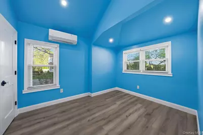 21 Newfoundland Avenue, Huntington, NY 11743 - Photo 11