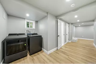 21 Newfoundland Avenue, Huntington, NY 11743 - Photo 23