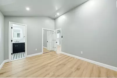 21 Newfoundland Avenue, Huntington, NY 11743 - Photo 13