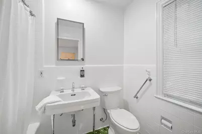 52 Midland Avenue, Bronxville, NY 10708 - Photo 21