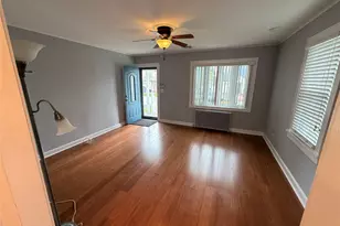 7 Foran Pl, Hicksville, NY 11801 - Photo 3