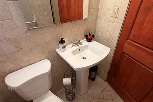 7 Foran Pl, Hicksville, NY 11801 - Photo 5