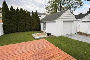 7 Foran Pl, Hicksville, NY 11801 - Photo 15