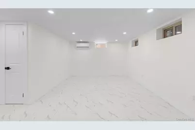 112-18 159th Street, Jamaica, NY 11433 - Photo 9