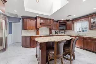 708 Lorentz St, Elmont, NY 11003 - Photo 9
