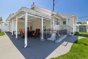 708 Lorentz St, Elmont, NY 11003 - Photo 21