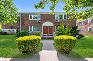 226-25 Union Tpke, Oakland Gardens, NY 11364 - Photo 11