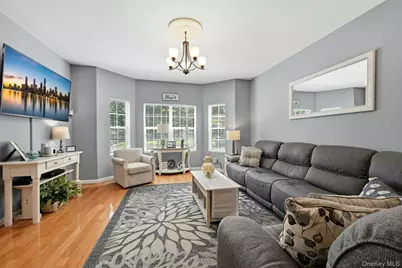 3 Pia Court, Holtsville, NY 11742 - Photo 9