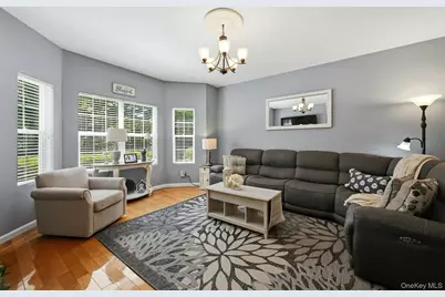 3 Pia Court, Holtsville, NY 11742 - Photo 3