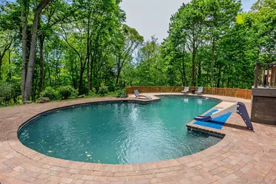 6 The Hollows W, East Norwich, NY 11732 - Photo 15