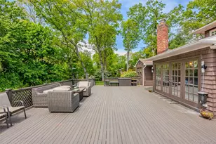 6 The Hollows W, East Norwich, NY 11732 - Photo 9