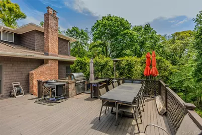 6 The Hollows W, East Norwich, NY 11732 - Photo 11