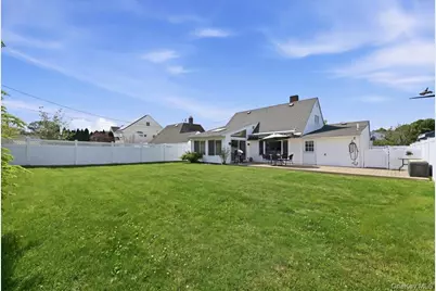 335 Twin Lane S, Wantagh, NY 11793 - Photo 31