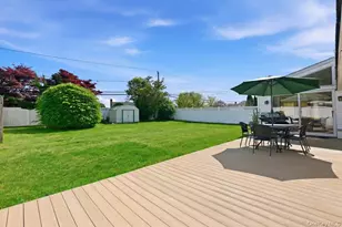 335 Twin Ln S, Wantagh, NY 11793 - Photo 29
