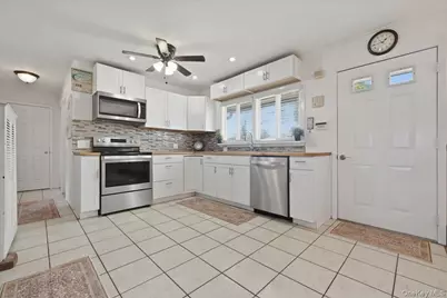 335 Twin Lane S, Wantagh, NY 11793 - Photo 5