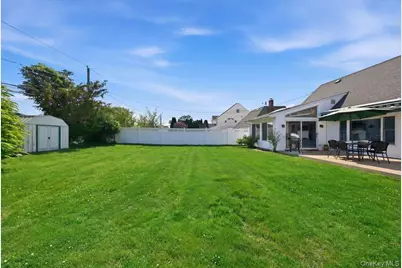 335 Twin Lane S, Wantagh, NY 11793 - Photo 33