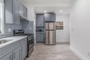 21-52 48th St, Astoria, NY 11105 - Photo 7