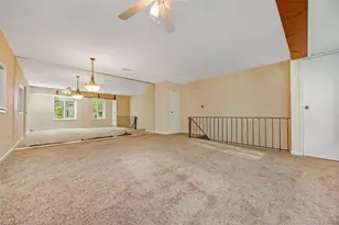 10 Aspen Ct, Coram, NY 11727 - Photo 9