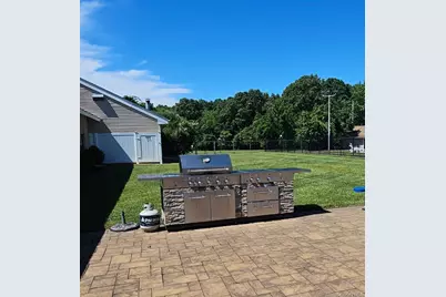 10 Aspen Court #10, Coram, NY 11727 - Photo 25