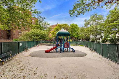 139-15 83rd Avenue #B32, Briarwood, NY 11435 - Photo 17