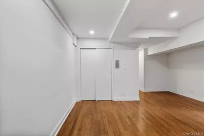 139-15 83rd Avenue #B32, Briarwood, NY 11435 - Photo 3
