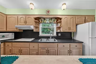 364 Lake Shore Dr, Monroe, NY 10950 - Photo 13