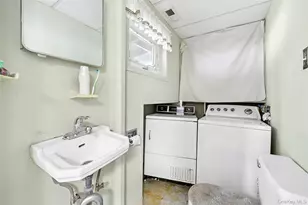 1 Beverly Rd, Glen Cove, NY 11542 - Photo 11