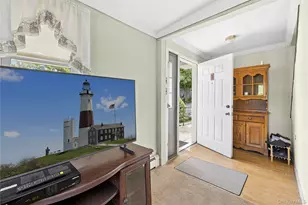 1 Beverly Rd, Glen Cove, NY 11542 - Photo 3