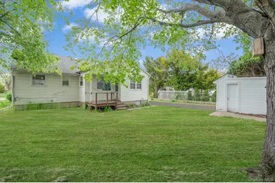 202 Nevada Street, Hicksville, NY 11801 - Photo 7