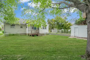 202 Nevada St, Hicksville, NY 11801 - Photo 7
