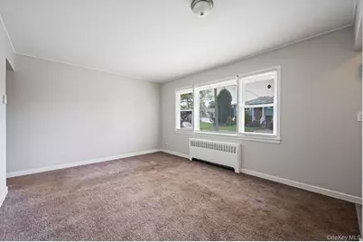 202 Nevada Street, Hicksville, NY 11801 - Photo 23