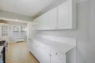 202 Nevada St, Hicksville, NY 11801 - Photo 17