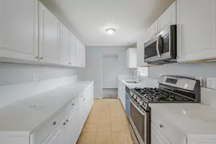 202 Nevada St, Hicksville, NY 11801 - Photo 19