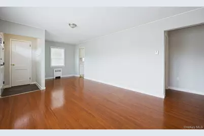 202 Nevada Street, Hicksville, NY 11801 - Photo 27