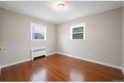202 Nevada Street, Hicksville, NY 11801 - Photo 37