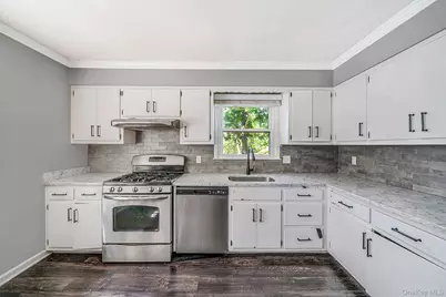 31 Crooked Hill Road, Huntington, NY 11743 - Photo 5