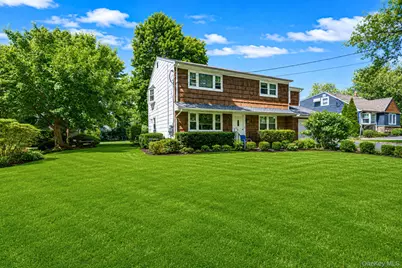 31 Crooked Hill Road, Huntington, NY 11743 - Photo 3