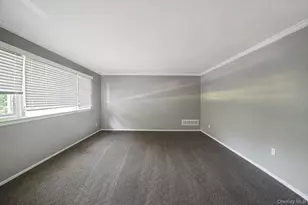 31 Crooked Hill Rd, Huntington, NY 11743 - Photo 13