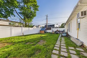 6 Snowbird Ln, Levittown, NY 11756 - Photo 17