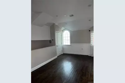 13916 Caney Lane #2nd Floor, Rosedale, NY 11422 - Photo 9