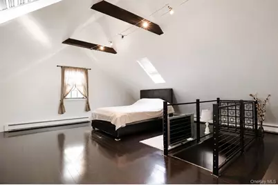 2027 Oakland Avenue, Wantagh, NY 11793 - Photo 5