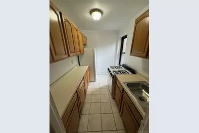 59 Old Mamaroneck Road #2E, White Plains, NY 10605 - Photo 3