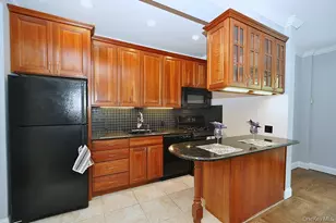 6 Midland Gardens, Bronxville, NY 10708 - Photo 3