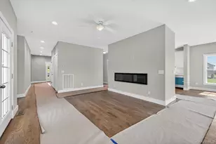 21 Harcourt Cosman Dr, Newburgh, NY 12550 - Photo 9
