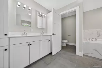 21 Harcourt Cosman Drive, Newburgh, NY 12550 - Photo 29