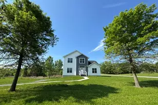 21 Harcourt Cosman Dr, Newburgh, NY 12550 - Photo 3