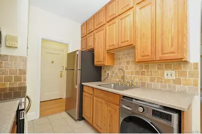 120 Stonelea Place #3M, New Rochelle, NY 10801 - Photo 17
