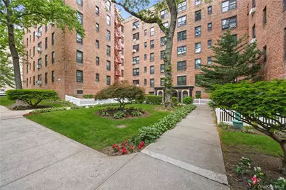 83-20 98 Street #4E, Woodhaven, NY 11421 - Photo 1