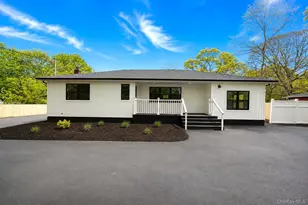 329 Railroad Ave, Center Moriches, NY 11934 - Photo 3